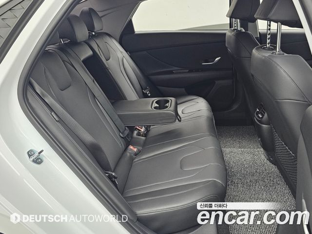 Hyundai AVANTE 2025 — photo 12