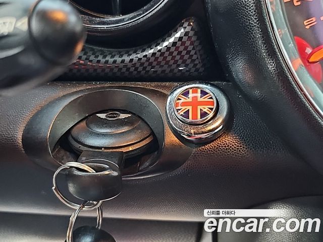 Mini Cooper Convertible 2015 — photo 17