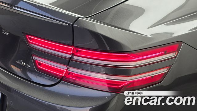 Genesis G80 2022 — photo 9