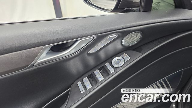 Genesis G80 2022 — photo 28