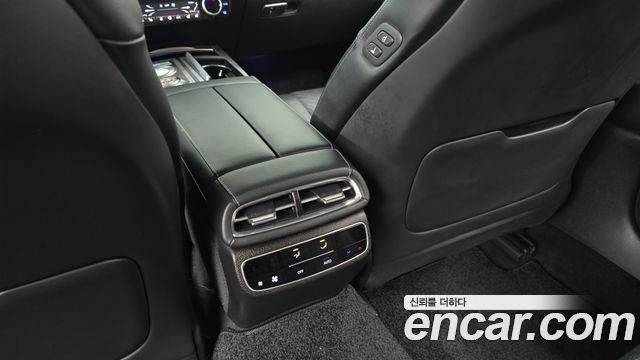 Genesis G80 2022 — photo 32