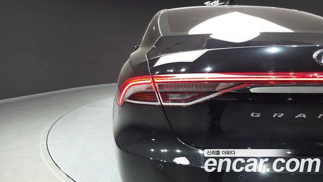 Hyundai Grandeur 2023 — photo 9