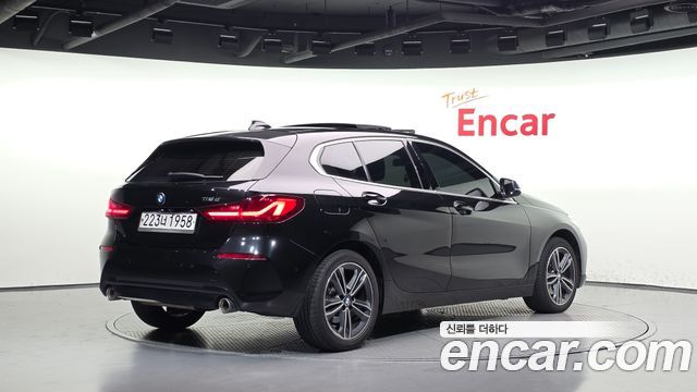 BMW 1-Series 2020 — photo 2