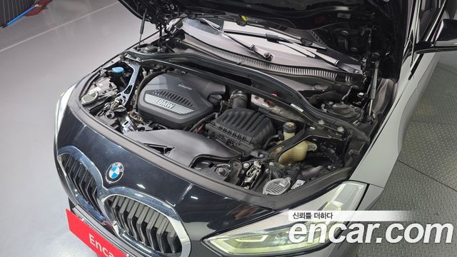 BMW 1-Series 2020 — photo 6