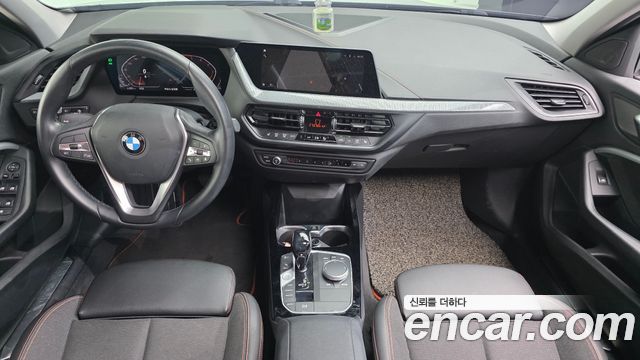 BMW 1-Series 2020 — photo 10