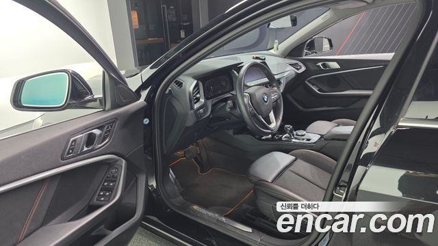 BMW 1-Series 2020 — photo 13