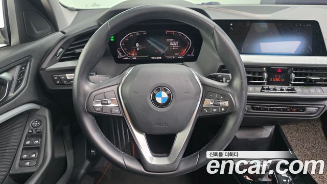 BMW 1-Series 2020 — photo 19