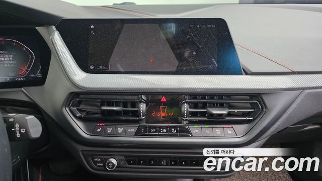 BMW 1-Series 2020 — photo 20
