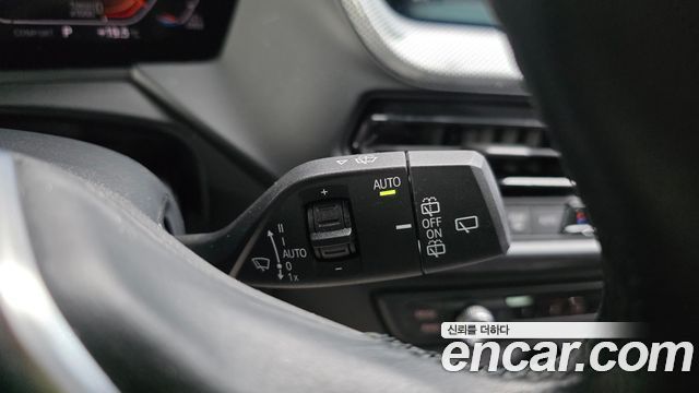 BMW 1-Series 2020 — photo 24