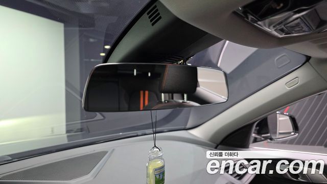 BMW 1-Series 2020 — photo 27