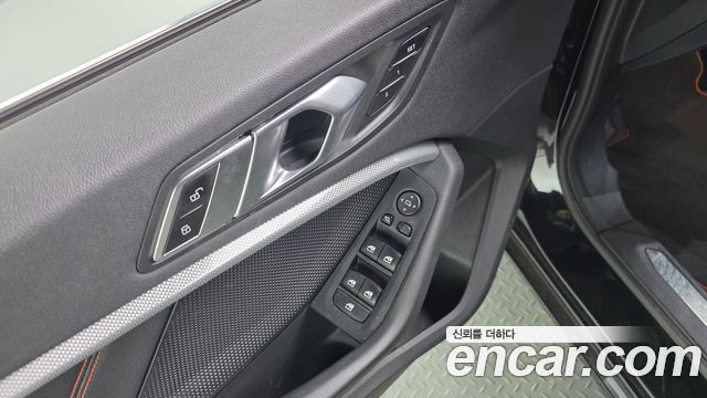 BMW 1-Series 2020 — photo 30