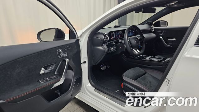 Mercedes-Benz A-Class 2025 — photo 13