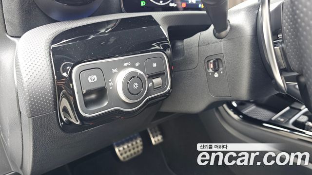 Mercedes-Benz A-Class 2025 — photo 25