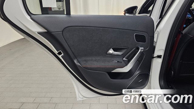 Mercedes-Benz A-Class 2025 — photo 15