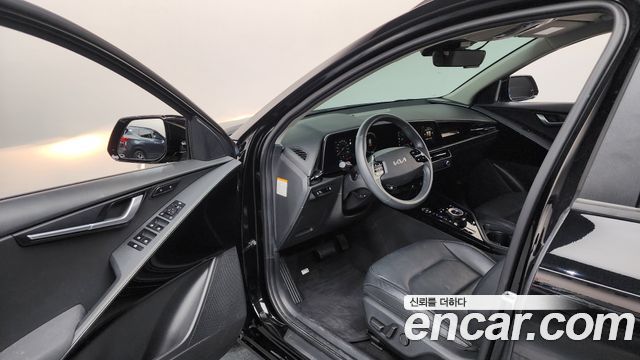 Kia Niro 2023 — photo 13