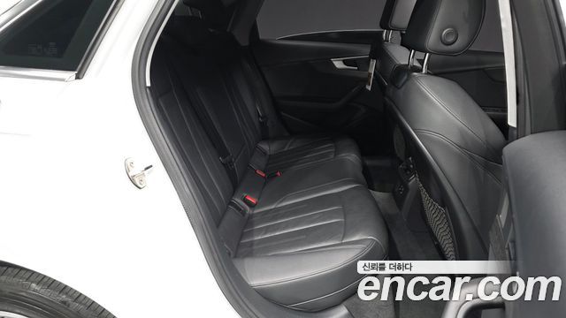 Audi A4 2018 — photo 12