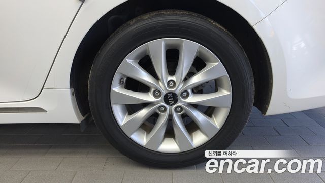 Kia K5 2018 — photo 7