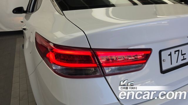 Kia K5 2018 — photo 9