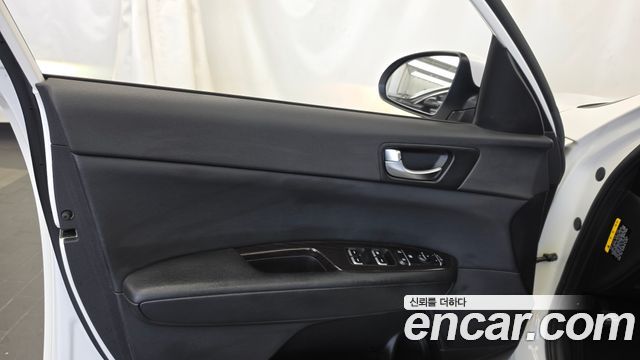 Kia K5 2018 — photo 14
