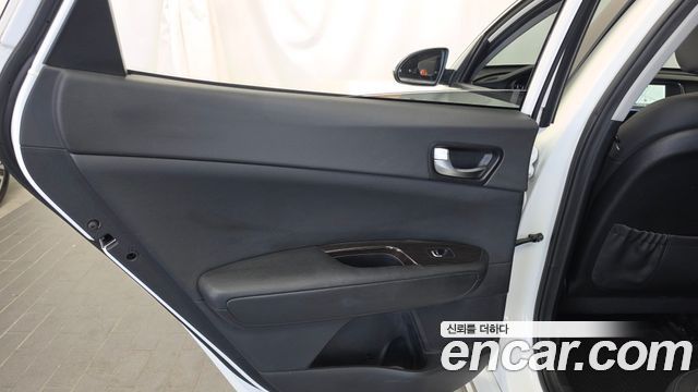 Kia K5 2018 — photo 15