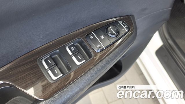 Kia K5 2018 — photo 28