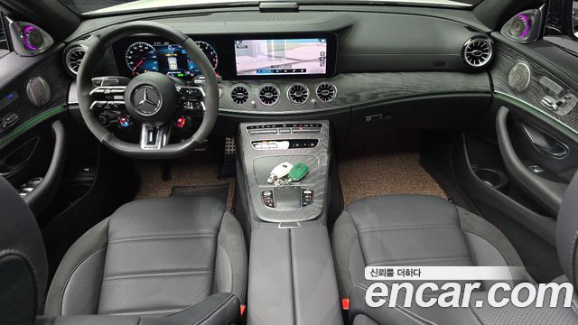 Mercedes-Benz E-Class 2023 — photo 10