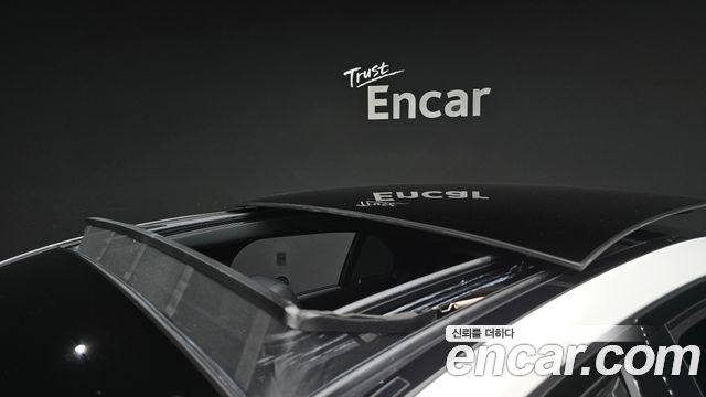 Mercedes-Benz E-Class 2023 — photo 25