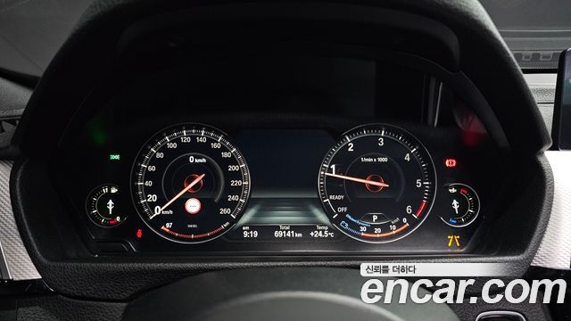 BMW Gran Turismo 2020 — photo 8