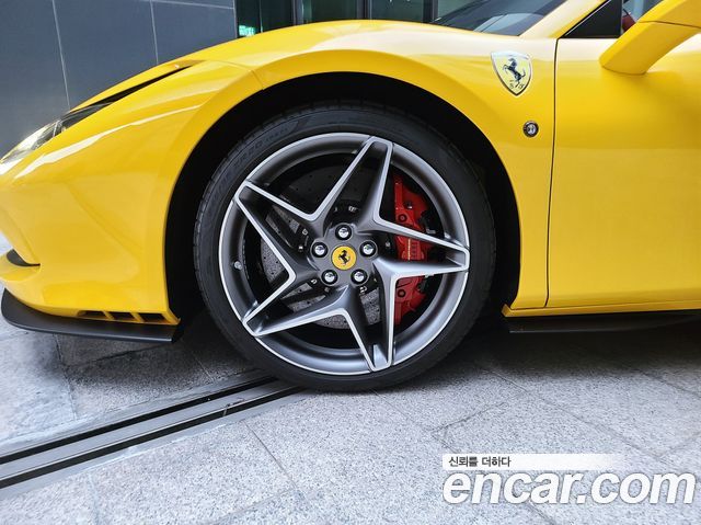 Ferrari F8 2021 — photo 19
