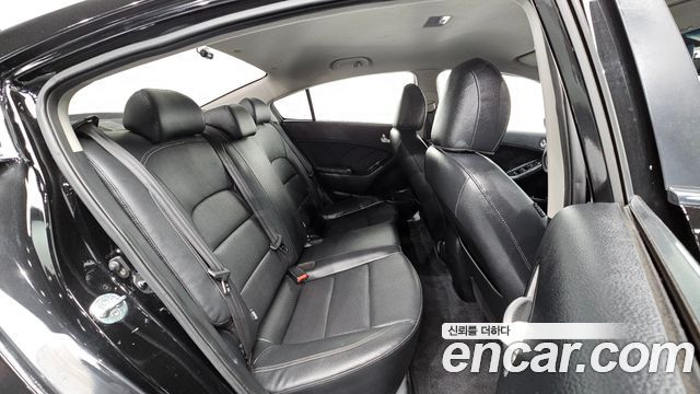 Kia K3 2015 — photo 18