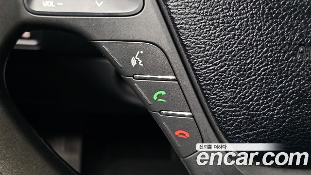 Kia K3 2015 — photo 22