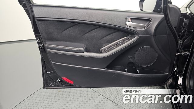 Kia K3 2015 — photo 14