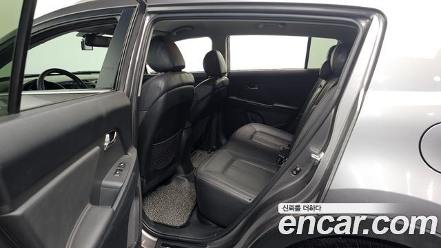 Kia Sportage 2011 — photo 17