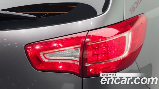 Kia Sportage 2011 — photo 9
