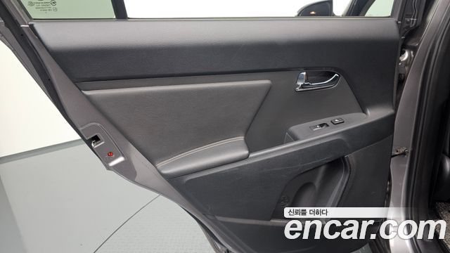 Kia Sportage 2011 — photo 15