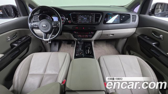 Kia Canival 2018 — photo 7