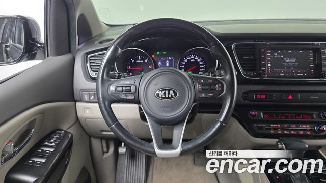 Kia Canival 2018 — photo 13