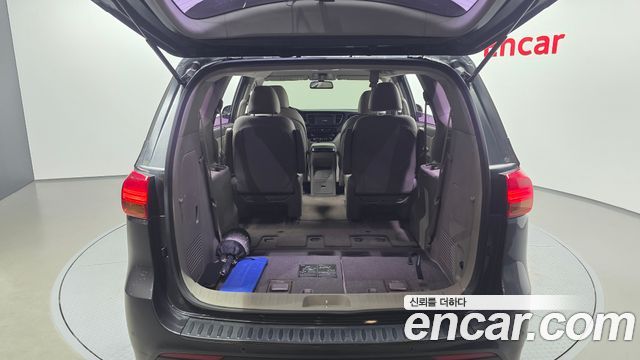 Kia Canival 2018 — photo 20