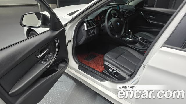 BMW 3-Series 2016 — photo 9