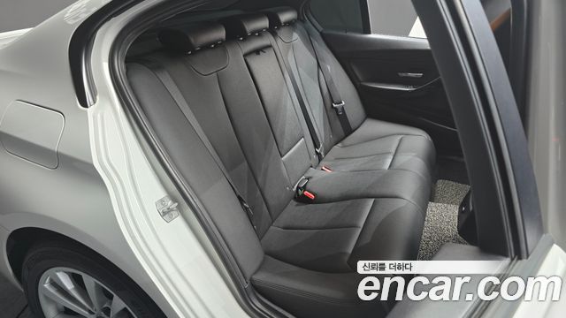 BMW 3-Series 2016 — photo 11