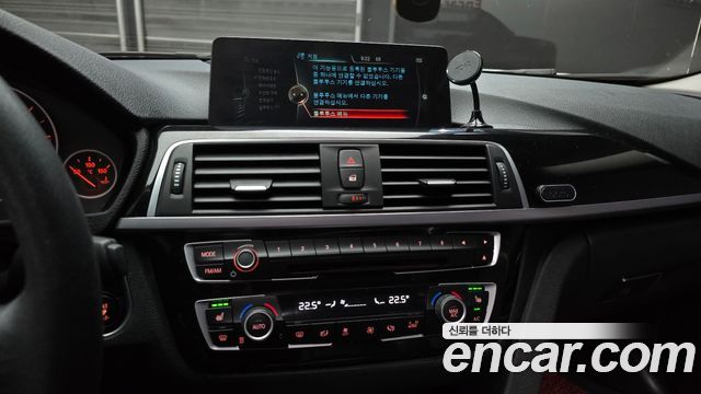 BMW 3-Series 2016 — photo 13