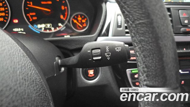 BMW 3-Series 2016 — photo 17