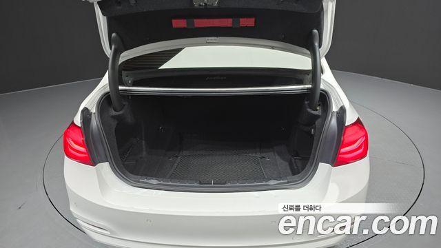 BMW 3-Series 2016 — photo 19