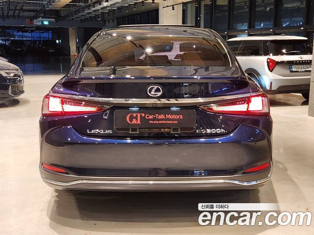 Lexus ES 2021 — photo 4