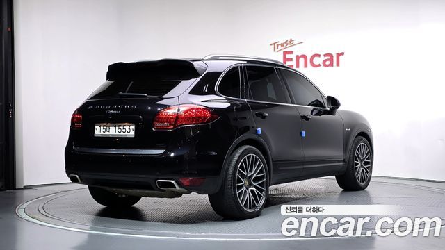 Porsche Cayenne 2012 — photo 2