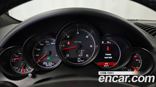 Porsche Cayenne 2012 — photo 8