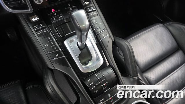 Porsche Cayenne 2012 — photo 9
