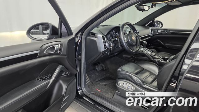 Porsche Cayenne 2012 — photo 10