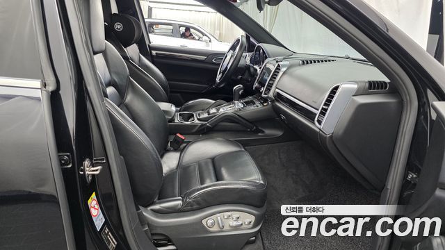 Porsche Cayenne 2012 — photo 11
