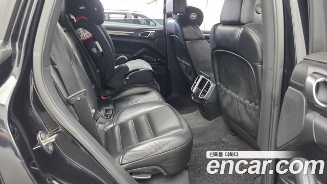 Porsche Cayenne 2012 — photo 12